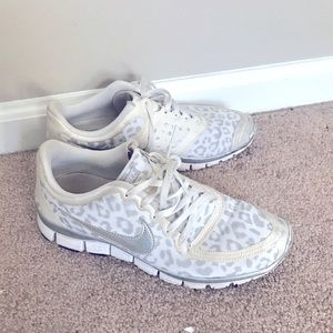 Nike tennis shoes